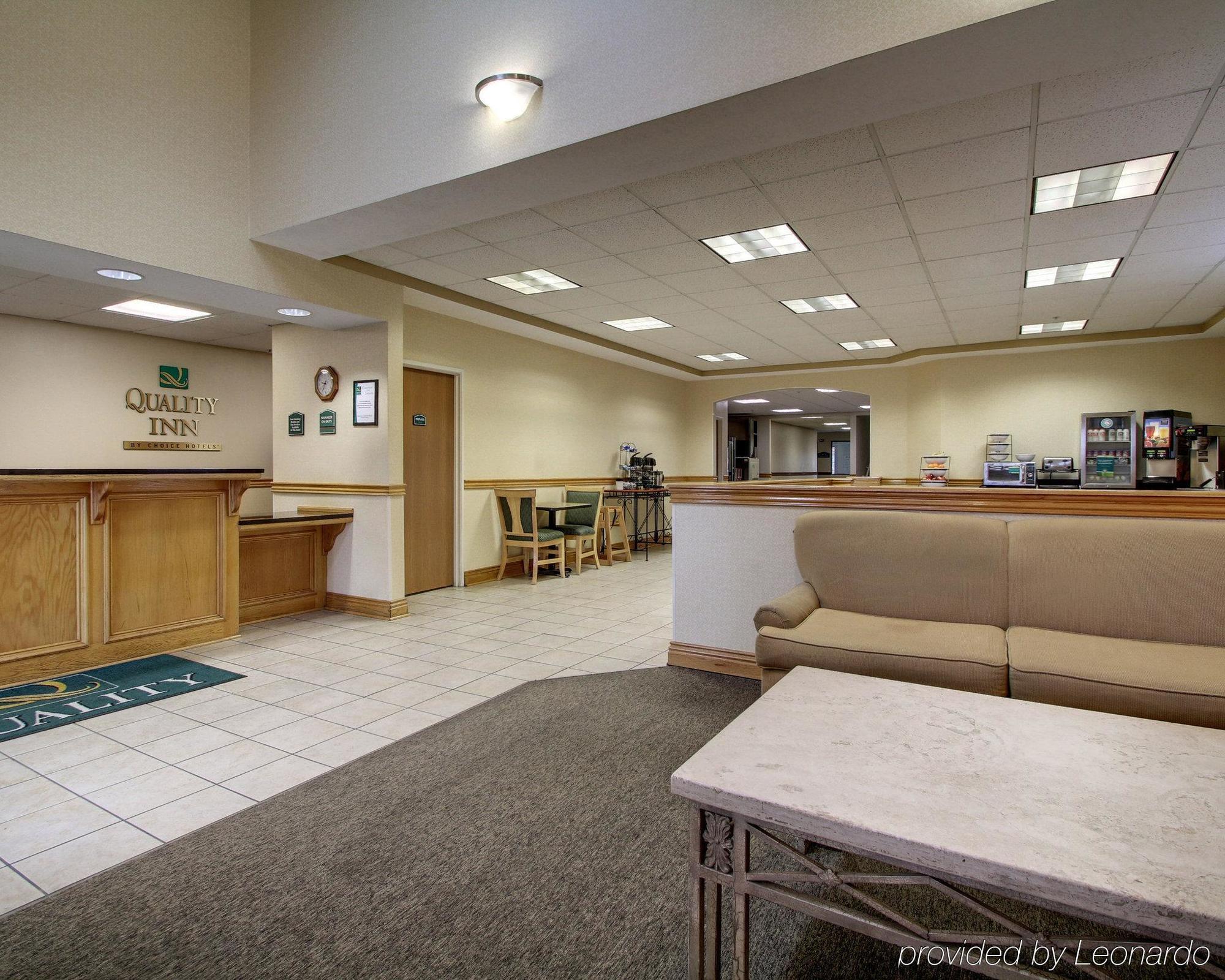 Columbia Inn & Suites Eksteriør billede