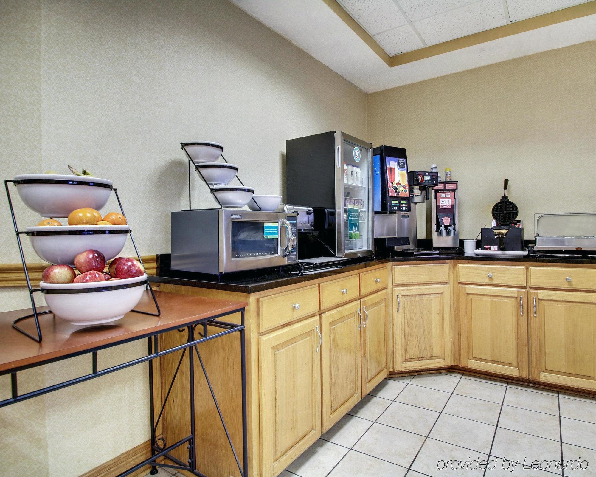 Columbia Inn & Suites Eksteriør billede