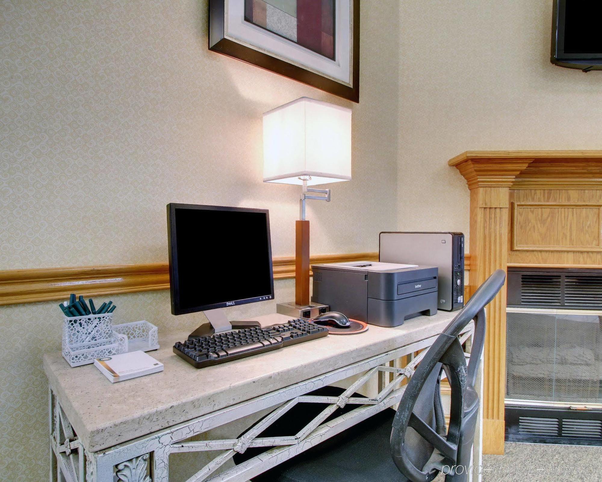 Columbia Inn & Suites Eksteriør billede